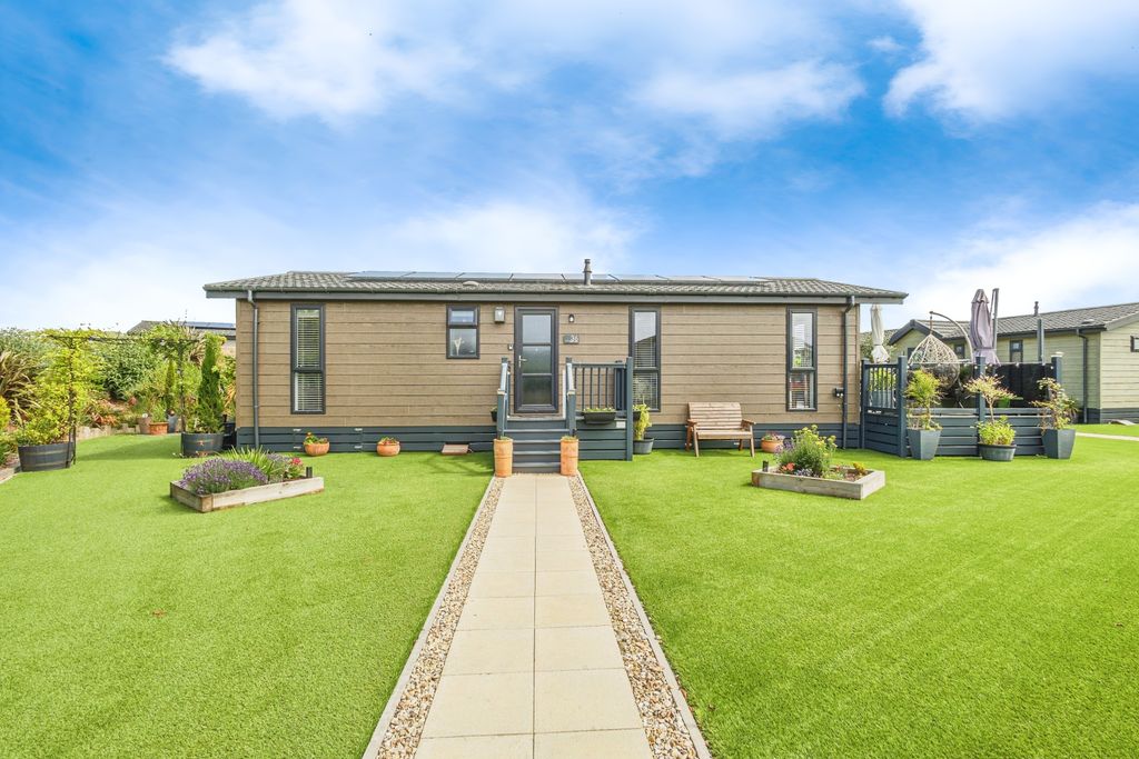 Property photo 2 of 20