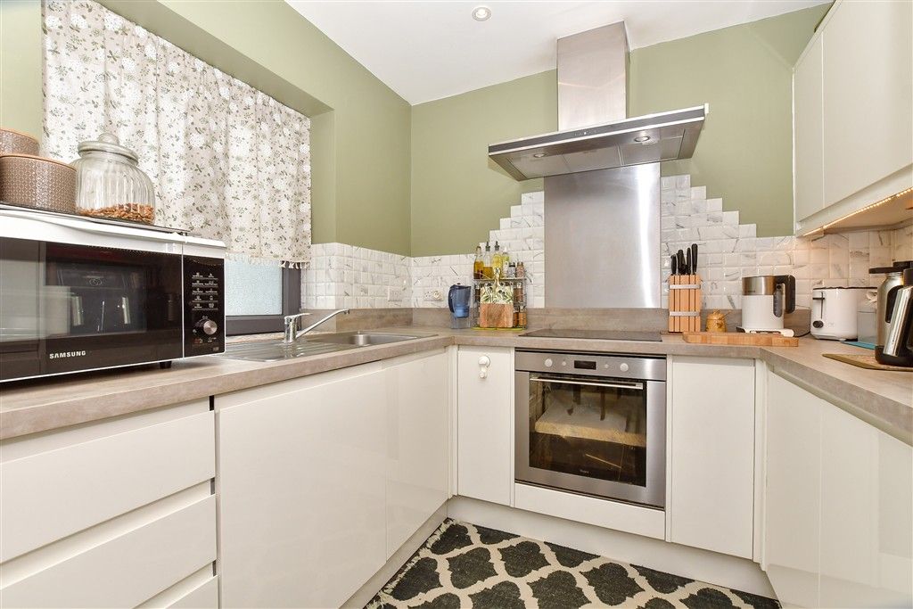 Property photo 3 of 14 Lounge / Kitchen