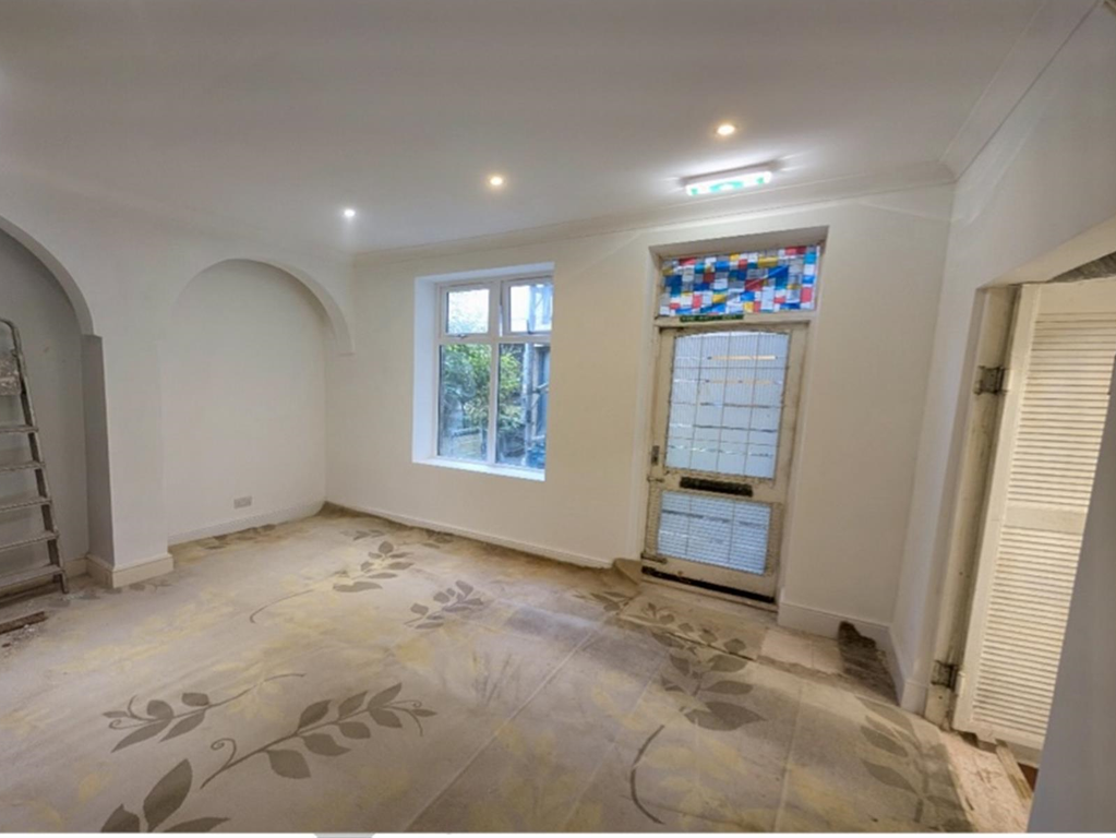 Property photo 3 of 10 Photo 2