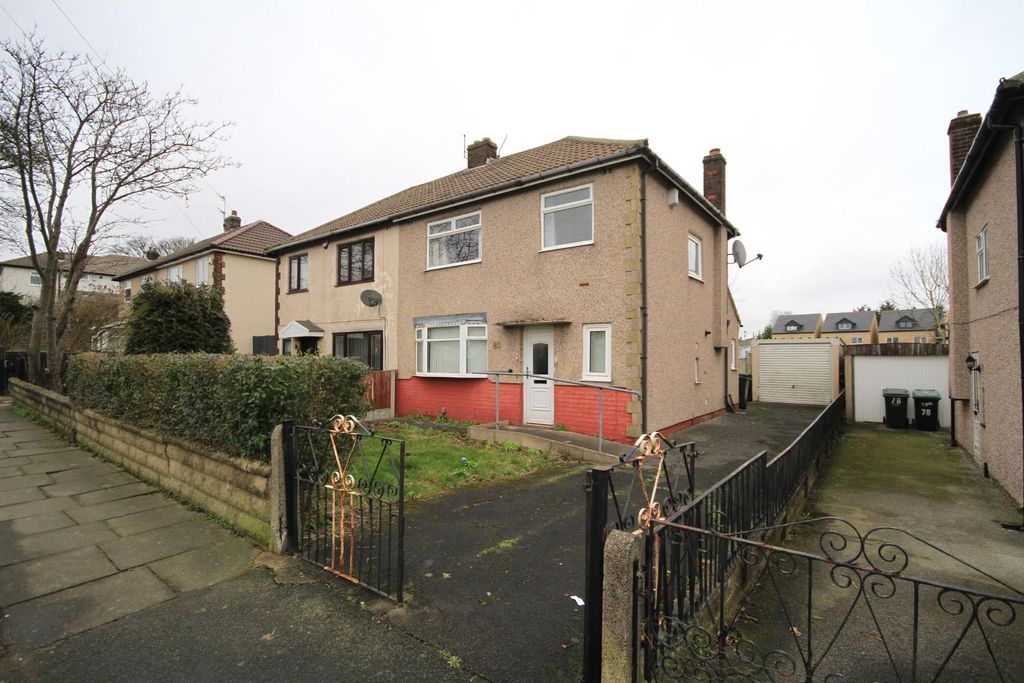 3 bed semi-detached house for sale Low Ash