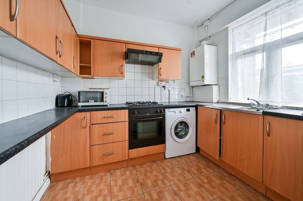 Property photo 3 of 5