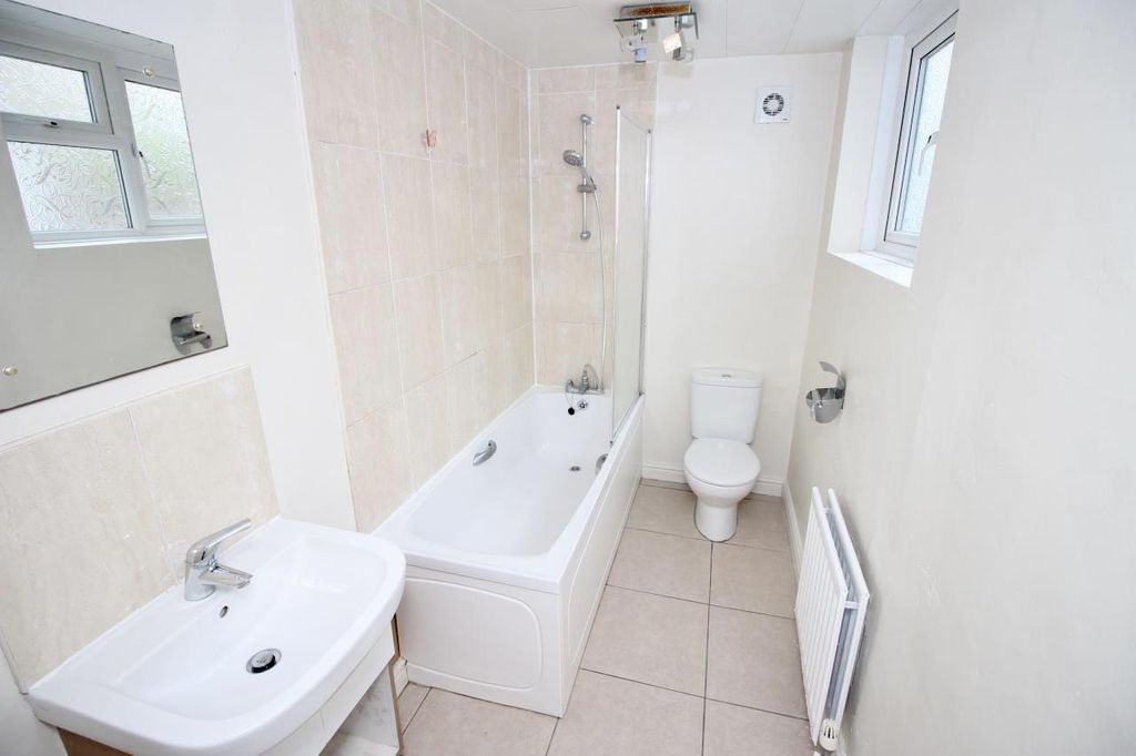 Property photo 3 of 8 9C19F848-E942-4D34-A508-D7784C44D17C_1_201_A.Jpeg