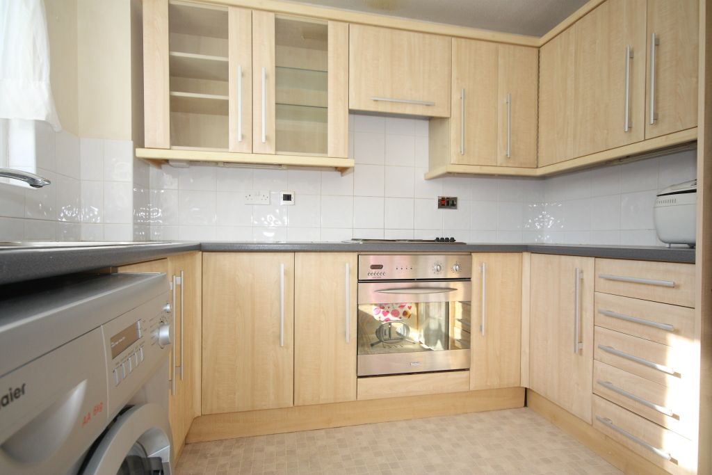 Property photo 3 of 6 Kitchen