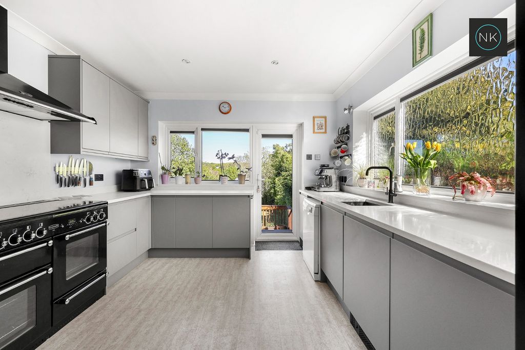 Property photo 3 of 30 5021176