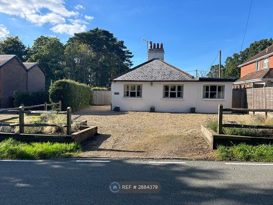 Property photo 1 of 14 2/3 Bed Detached Bungalow, Graffham Gu28