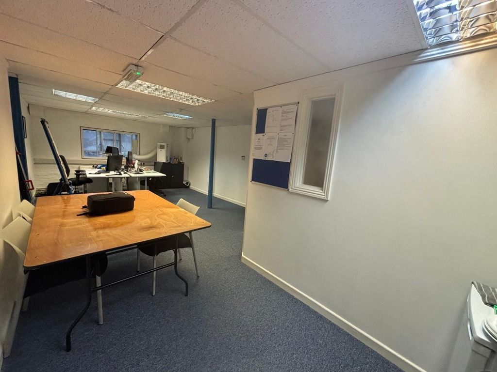 Property photo 3 of 8 Photo 10