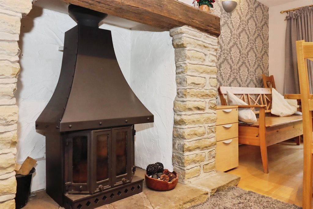 Property photo 3 of 19