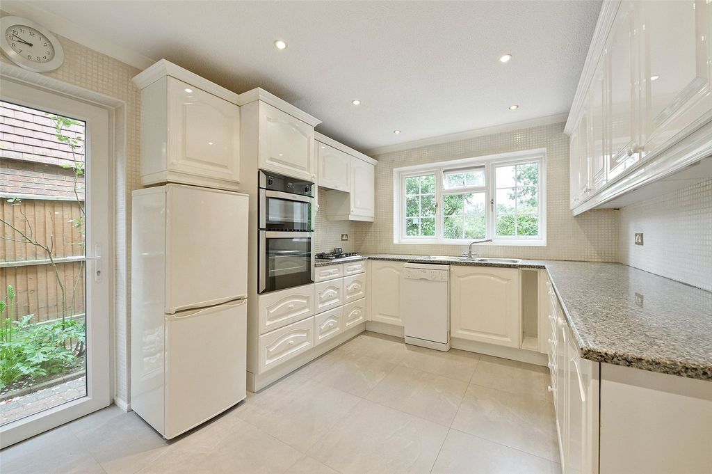Property photo 2 of 13 Picture No. 08