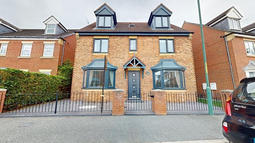 Property photo 1 of 45 5375312