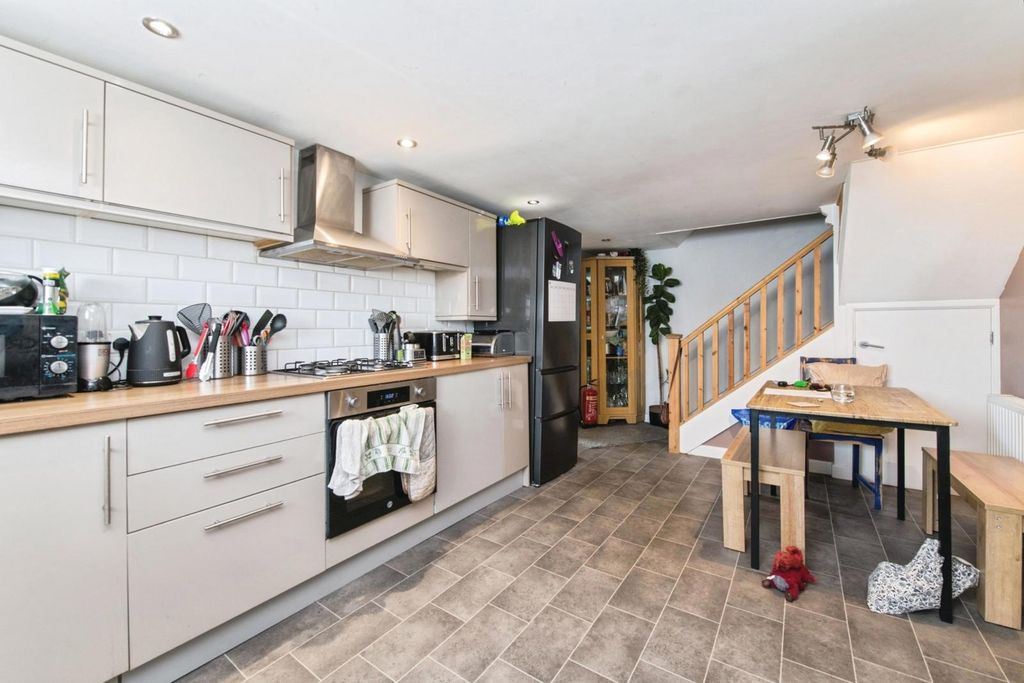Property photo 2 of 18 Pbox-Img.Jpg