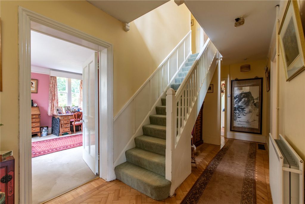 Property photo 3 of 24 Entrance Hall