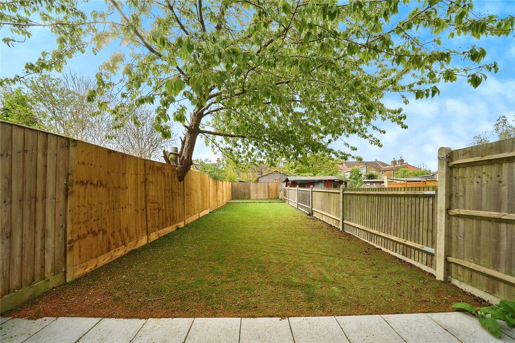 Property photo 2 of 17 Picture No. 15