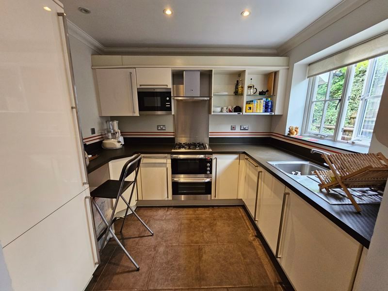 Property photo 2 of 8 Photo 7