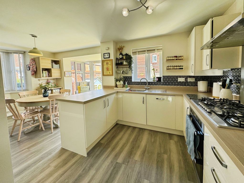 Property photo 2 of 24