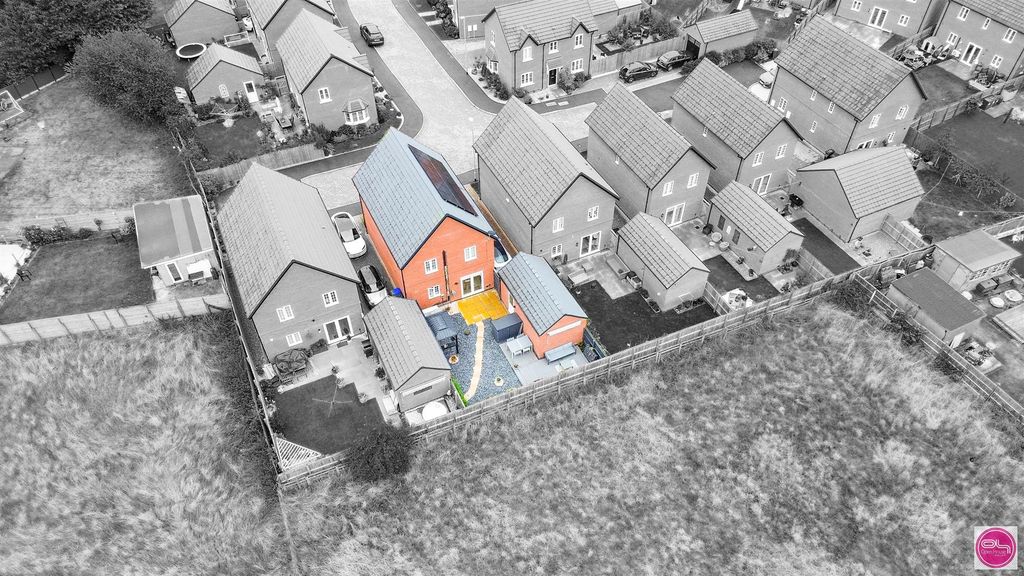 Property photo 3 of 32 Fairfields, Branston (3).Jpg