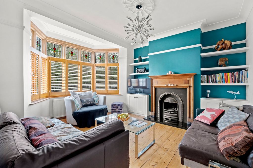 Property photo 2 of 39