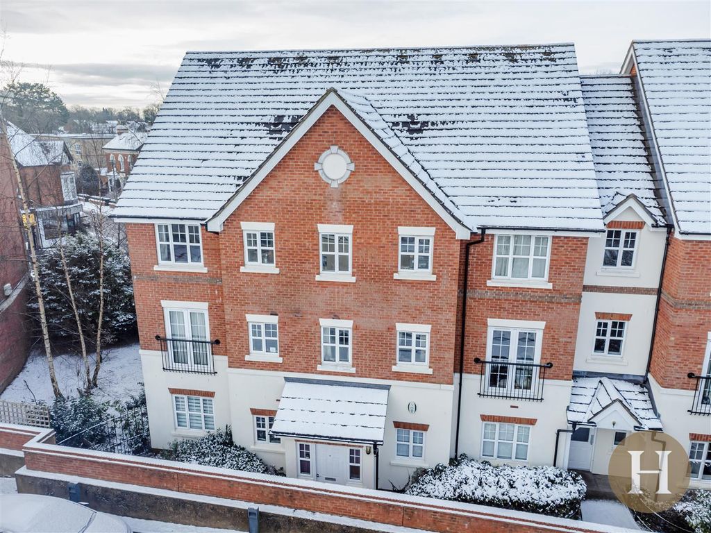 Property photo 1 of 21 Hadleigh Estate Agents-21.Jpg