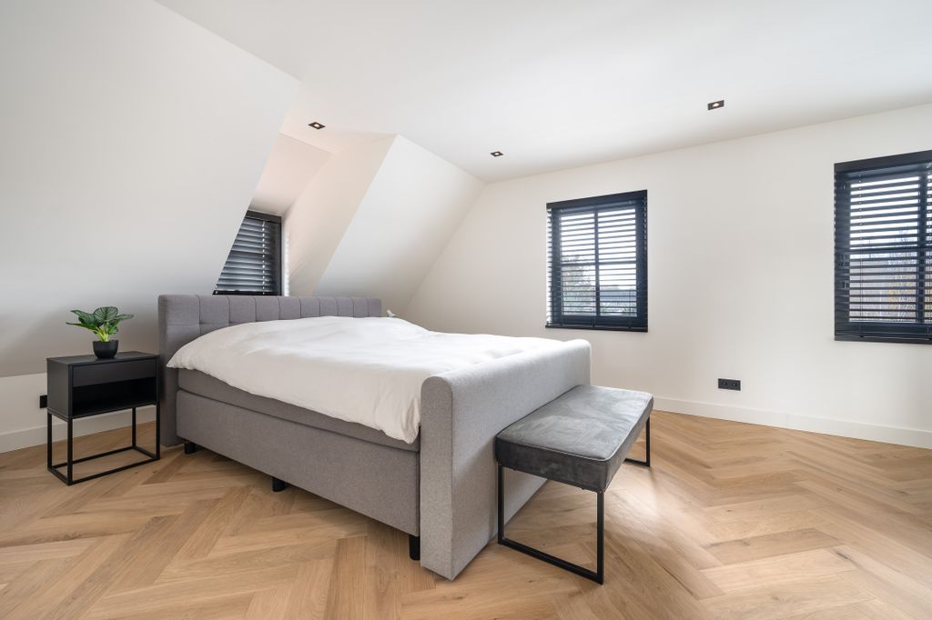 Property photo 3 of 41