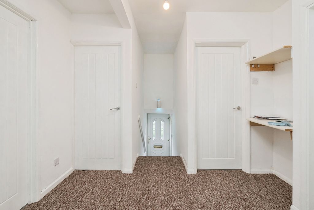 Property photo 2 of 17 Photo