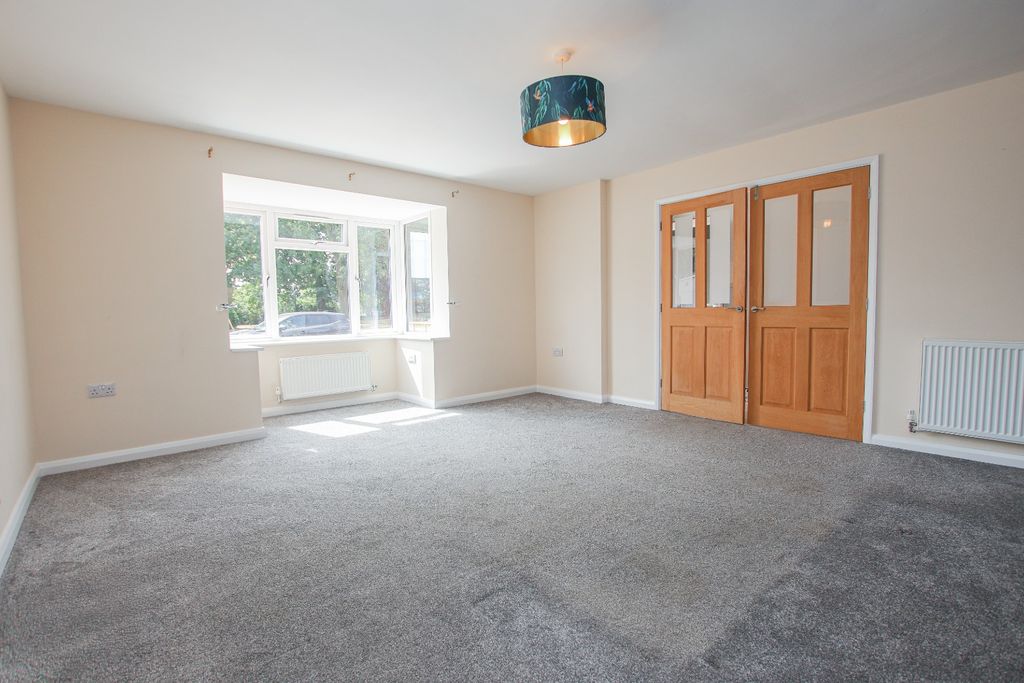 Property photo 3 of 13 5596013