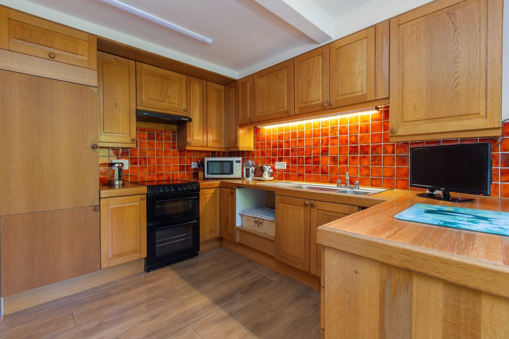 Property photo 2 of 17 Kitchen Diner