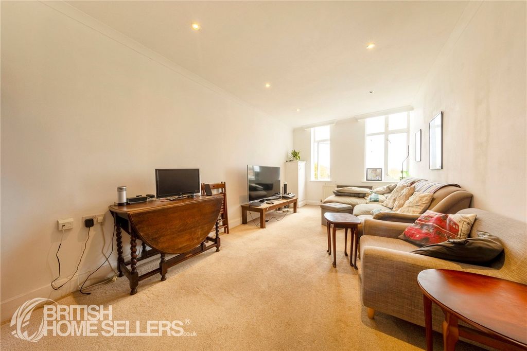 Property photo 3 of 14 Picture No. 11