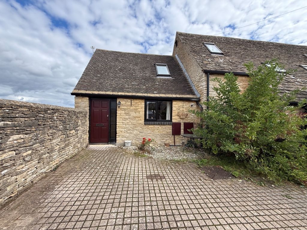 Property photo 1 of 10 4A Garston Front 2