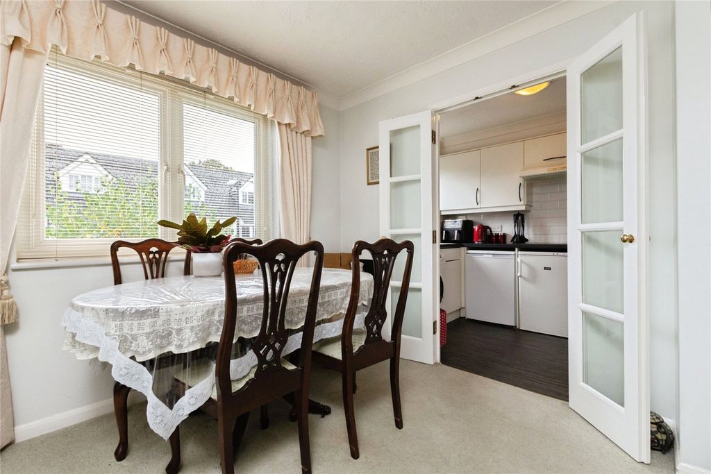 Property photo 3 of 11 Picture No. 12