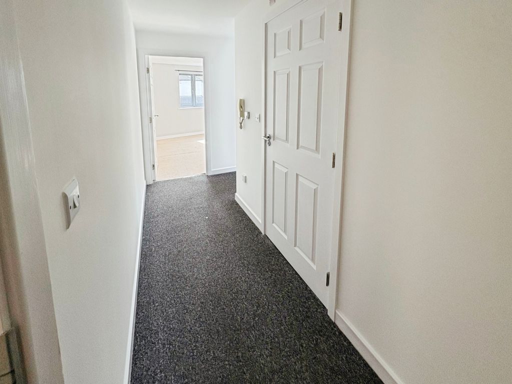 Property photo 2 of 10 Entrance