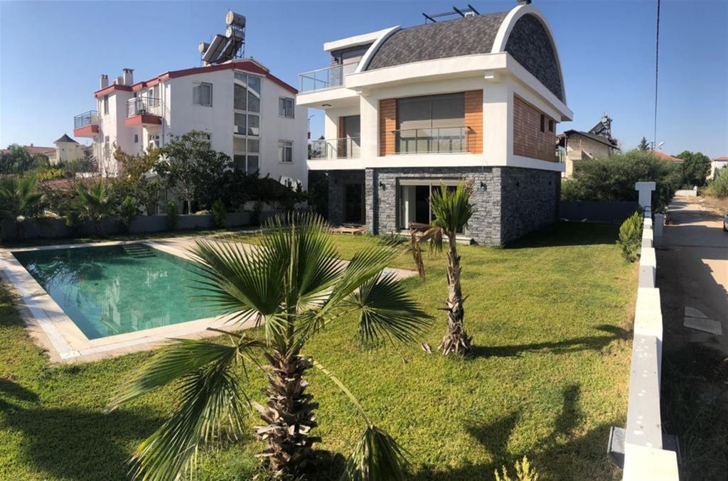 Property photo 3 of 13 Spotless Villa For Sale In Belek, Antalya With A Private Pool & Spa Facilities - Private Beautifully Maintained Garden