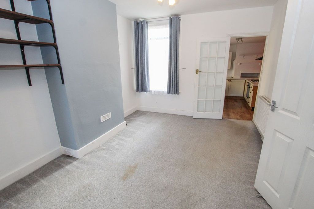 Property photo 3 of 9