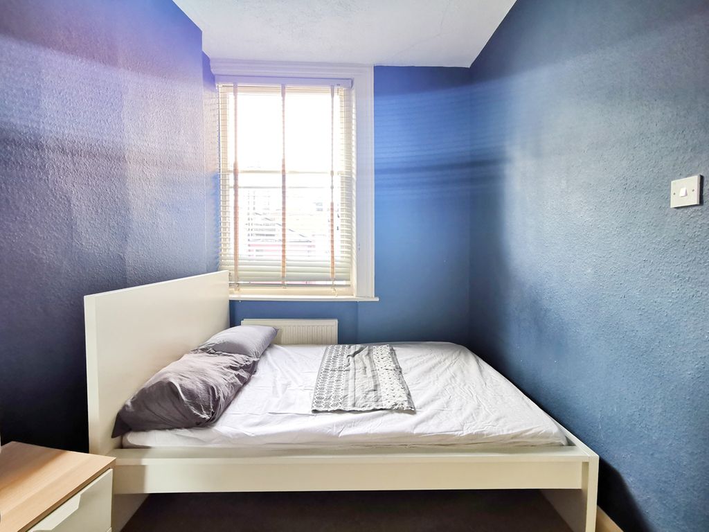 Property photo 2 of 35