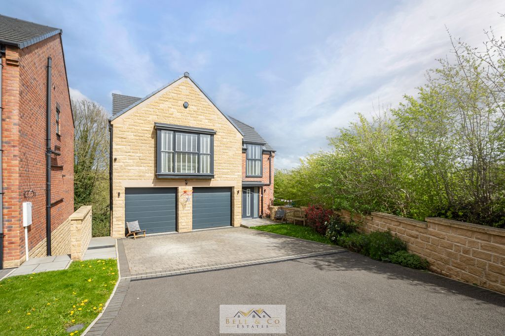 Property photo 1 of 37 Front Of House 1.1