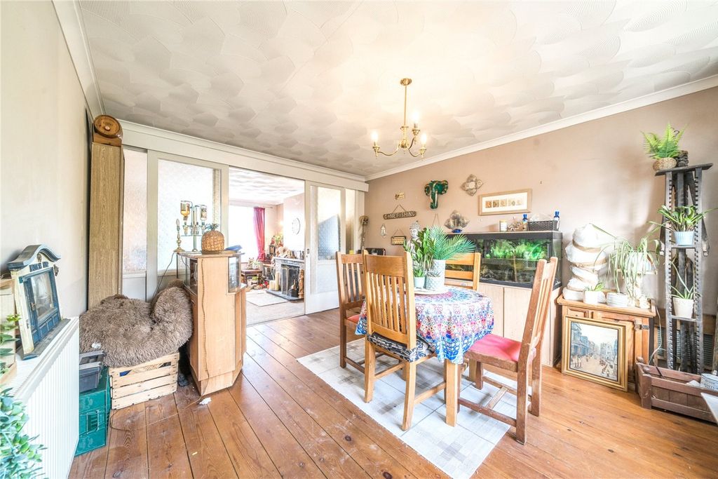 Property photo 3 of 15 4761363