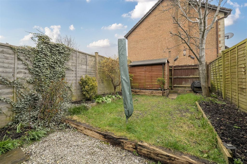 Property photo 2 of 14 1426145-15-69B825Ed2c74B.Jpg