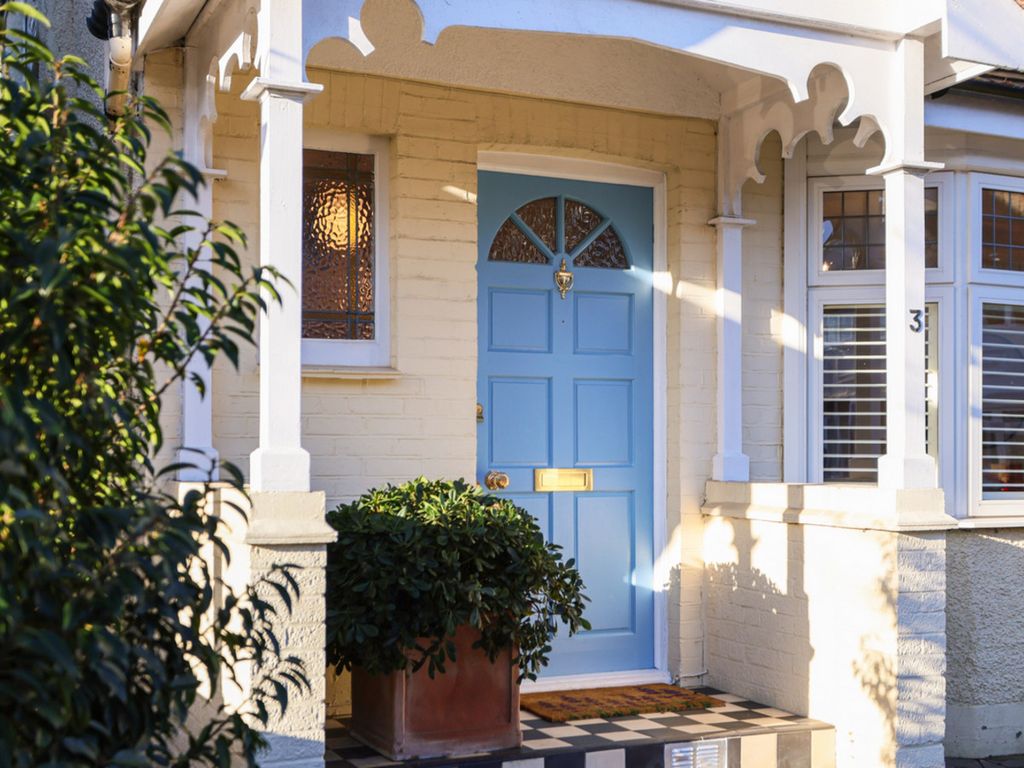 Property photo 2 of 28