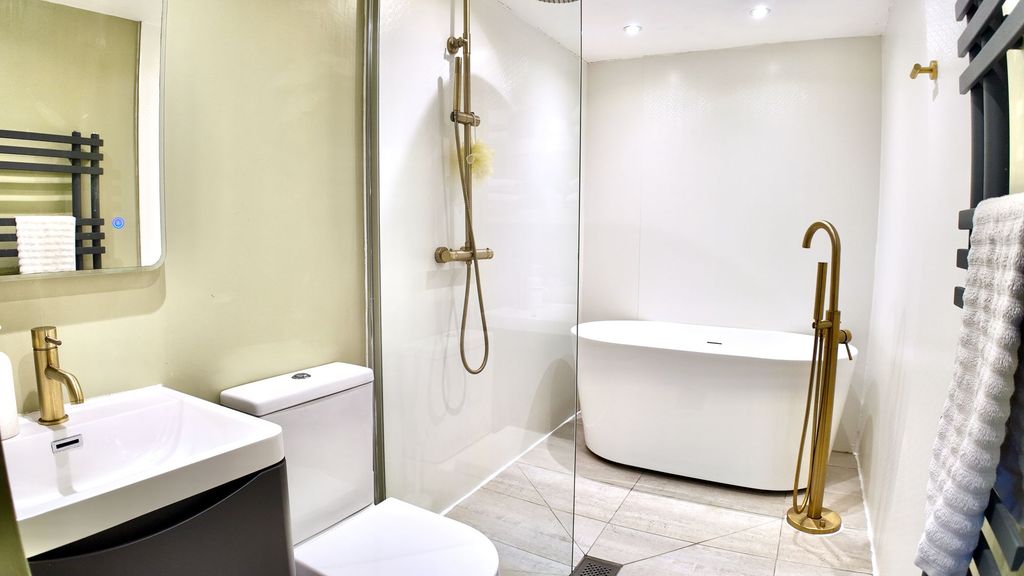 Additional image 4 of 4 bed semi-detached house for saleHillside Road, Crumlin NP11