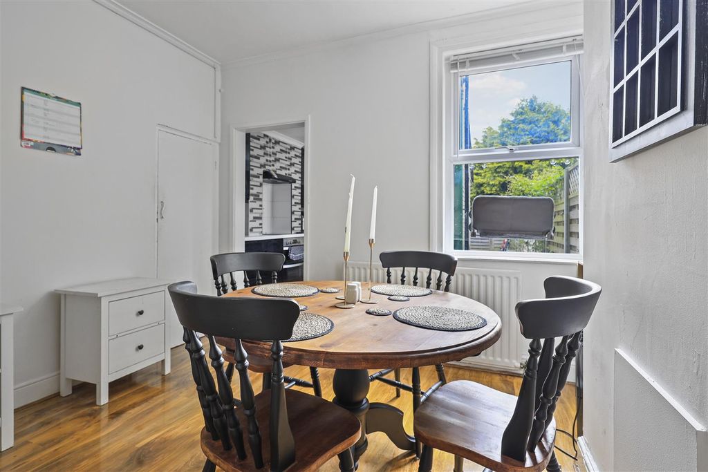 Property photo 3 of 14 Img (7).Jpg