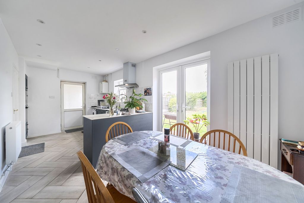 Property photo 3 of 19 1342003-3-68A367A...