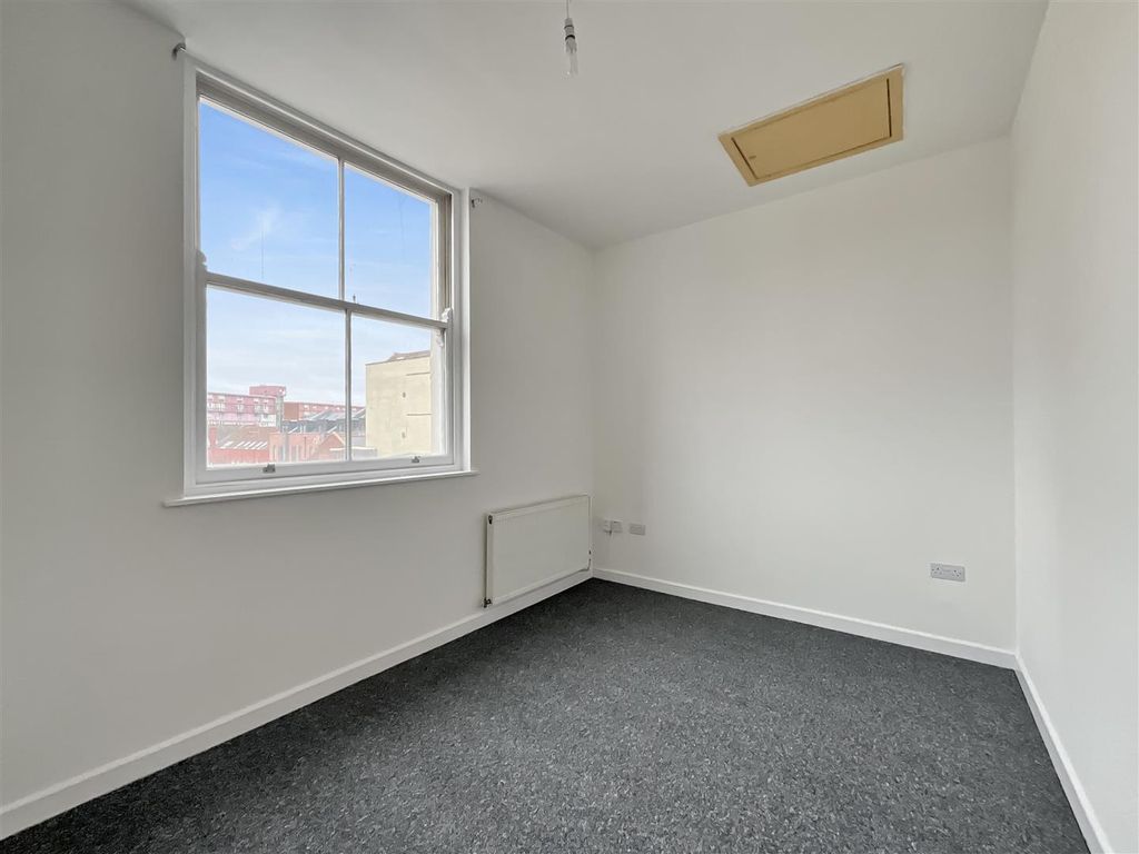 Property photo 3 of 16 Bedroom