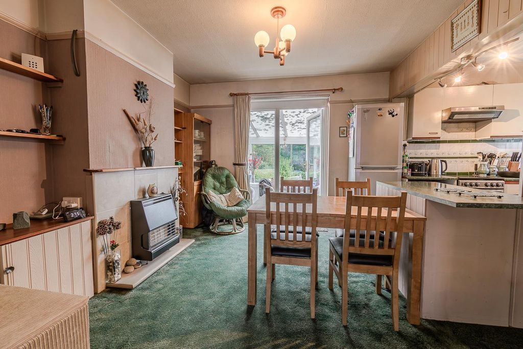 Property photo 3 of 18 Dining Room
