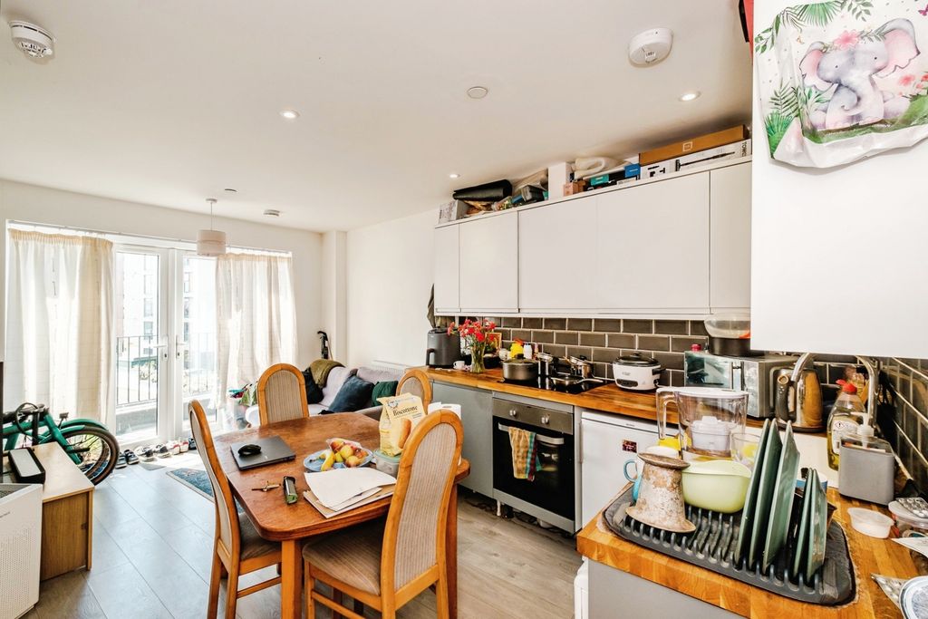 Property photo 3 of 17 Pbox-Img.Jpg