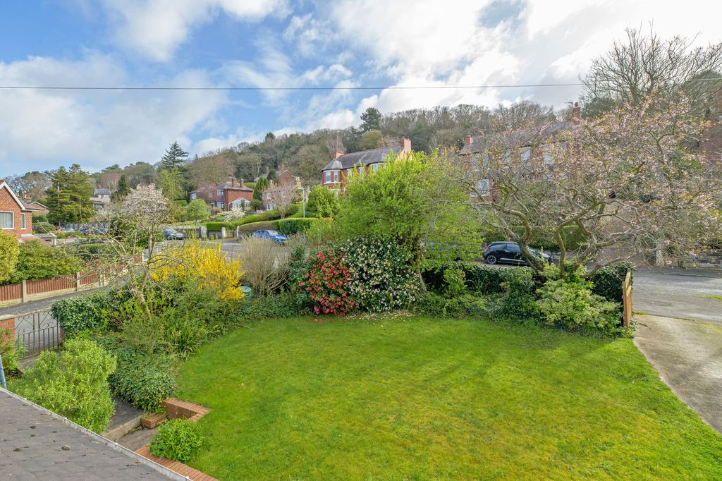 Property photo 3 of 26