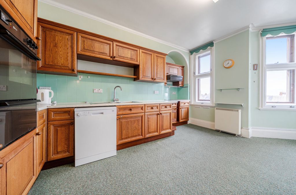 Property photo 3 of 20 1418755-10-699c58...