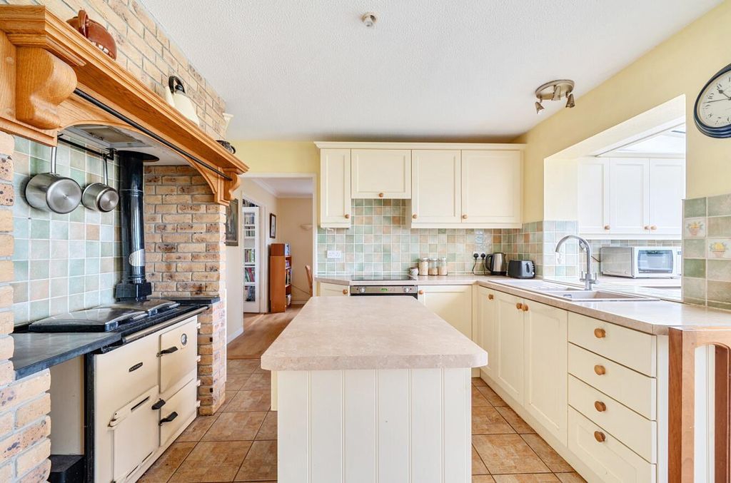 Property photo 2 of 19 Seddons, Tiverton