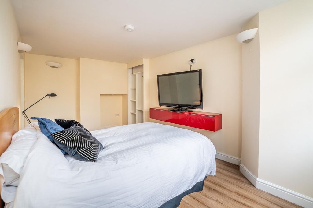 Property photo 2 of 10 Living Area