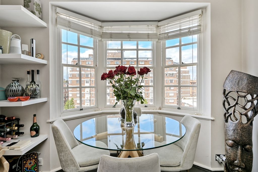 Property photo 1 of 8 Cranmer Court