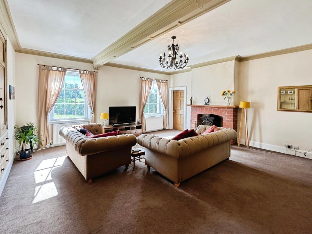 Property photo 3 of 17 Pbox-Img.Jpg