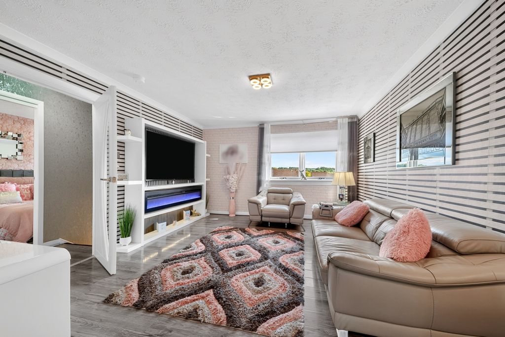 Property photo 2 of 15 Pbox-Img.Jpg