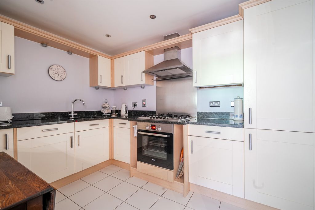 Property photo 2 of 12